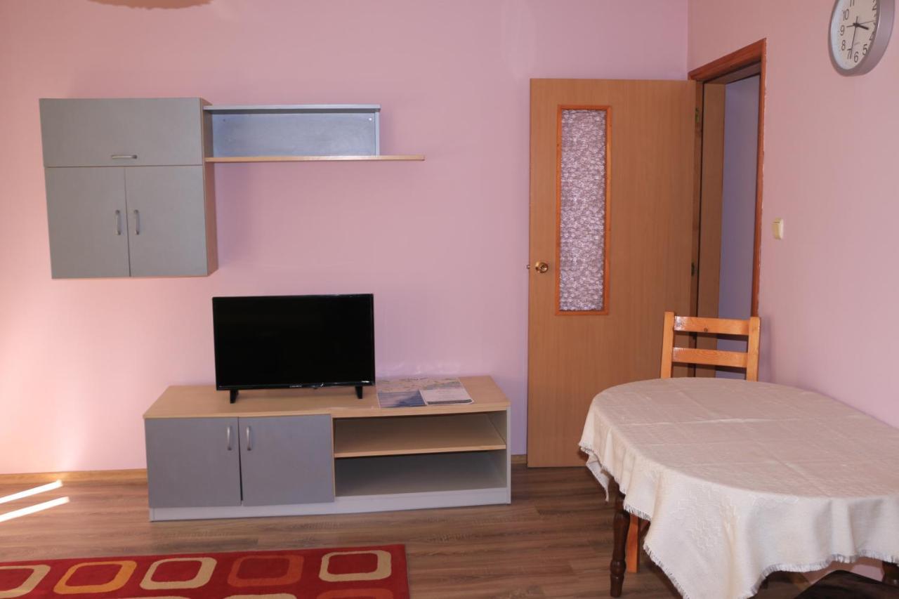 In Διαμέρισμα
